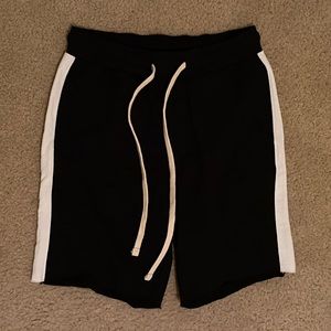 🆕 mnml everyday training shorts blk/wht size L